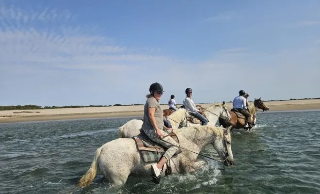 La promenade à cheval La Cavale un lieu atypique, hors du temps, Saintes-Maries-de-la-Mer, Promenade à Cheval La Cavale